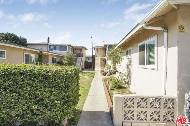 725 Indiana Court, El Segundo, CA 90245