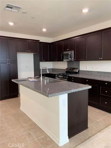 6065 Sendero, Eastvale, CA 92880