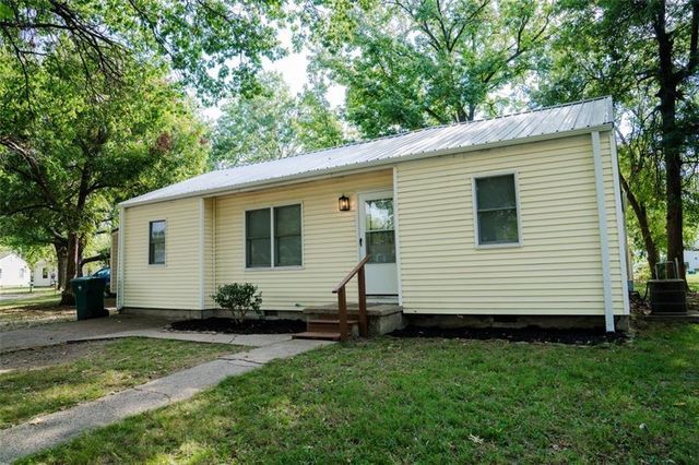 1222 Richard Avenue, Parsons, KS 67357