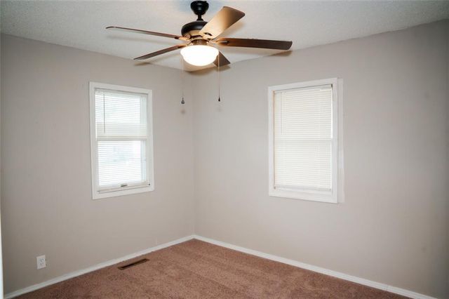 1222 Richard Avenue, Parsons, KS 67357