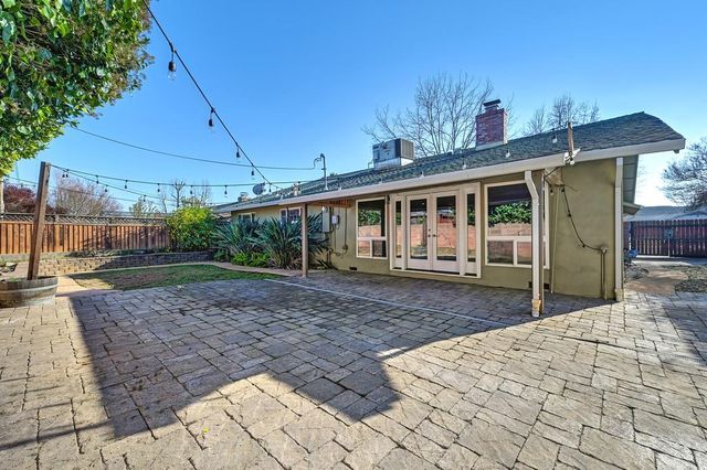 3409 Chenu Ave, Sacramento, CA 95821