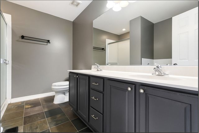 2260 Hudson Circle, Aurora, IL 60502