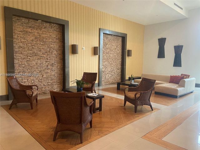 4242 NW 2nd St 1614, Miami, FL 33126