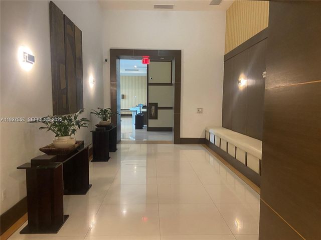 4242 NW 2nd St 1614, Miami, FL 33126