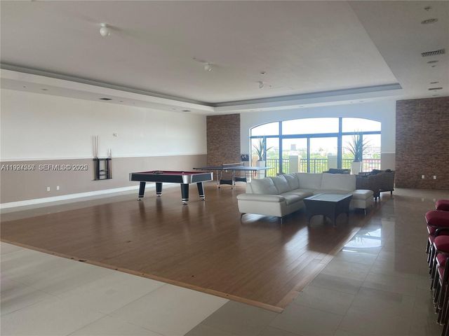 4242 NW 2nd St 1614, Miami, FL 33126