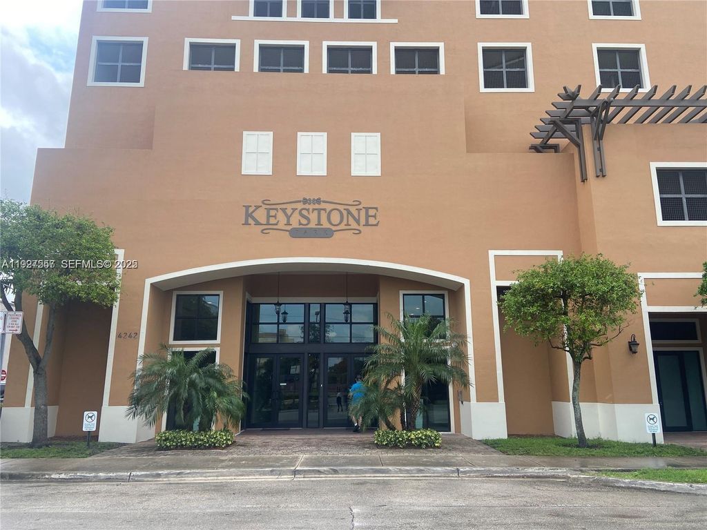 4242 NW 2nd St 1614, Miami, FL 33126