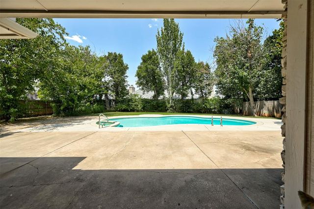 1417 Glenbrook Drive, Oklahoma City, OK 73118