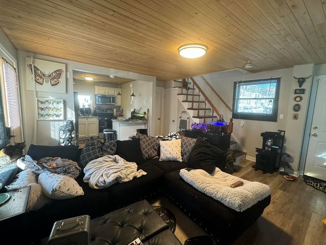 511 Bank St, Fall River, MA 02720