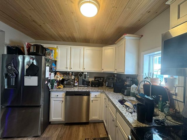 511 Bank St, Fall River, MA 02720