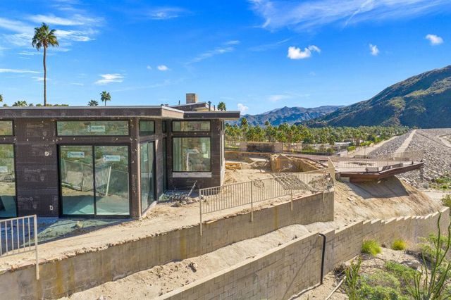 1133 W Dolores Court, Palm Springs, CA 92262