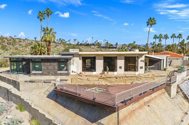 1133 W Dolores Court, Palm Springs, CA 92262