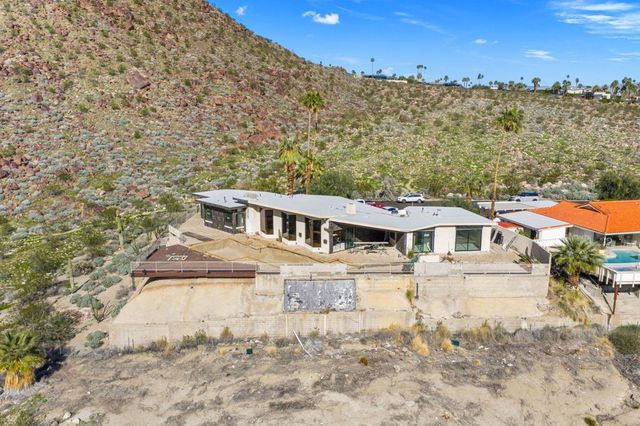 1133 W Dolores Court, Palm Springs, CA 92262