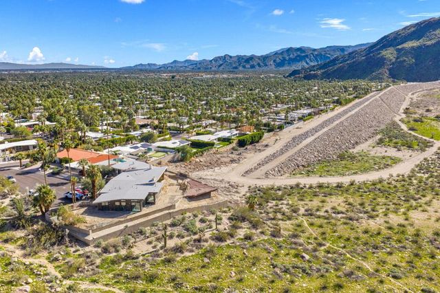 1133 W Dolores Court, Palm Springs, CA 92262