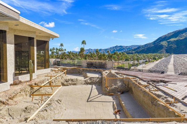 1133 W Dolores Court, Palm Springs, CA 92262