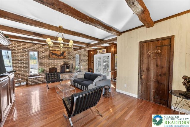 4238 Best Station Road, Washington Twp, PA 18080