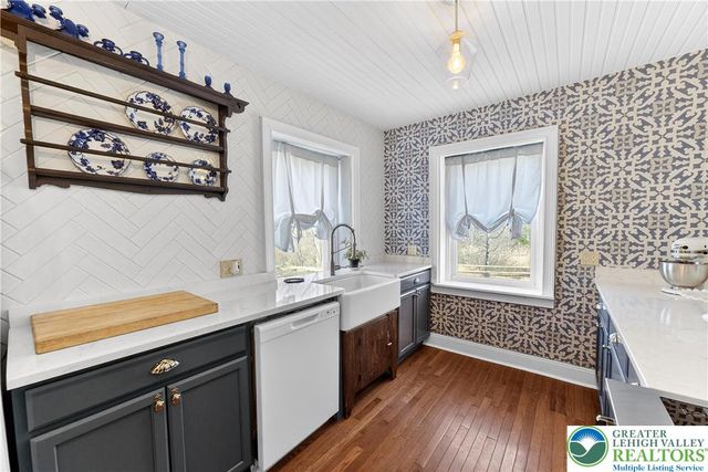 4238 Best Station Road, Washington Twp, PA 18080