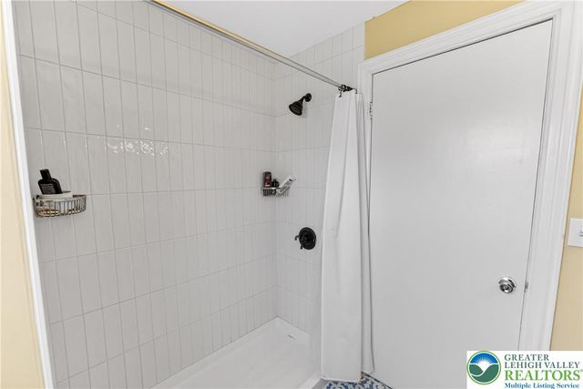 4238 Best Station Road, Washington Twp, PA 18080