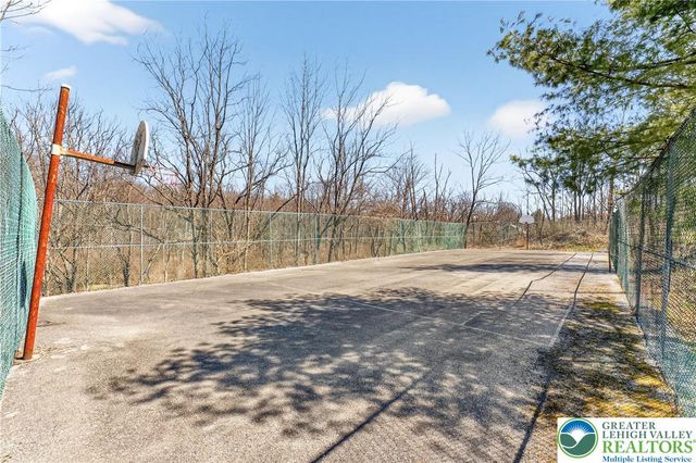 4238 Best Station Road, Washington Twp, PA 18080