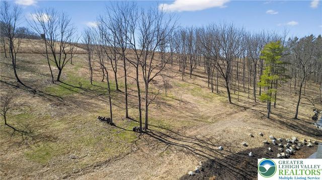 4238 Best Station Road, Washington Twp, PA 18080