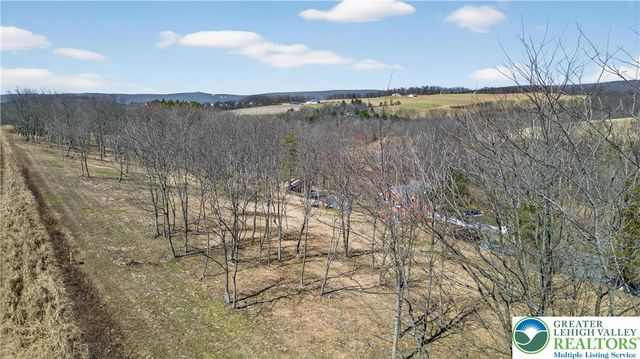 4238 Best Station Road, Washington Twp, PA 18080