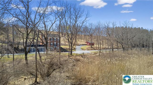 4238 Best Station Road, Washington Twp, PA 18080