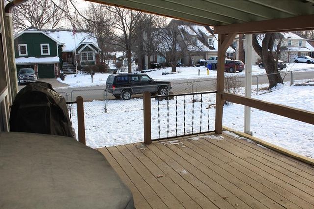 521 S Cardinal Drive, Olathe, KS 66062