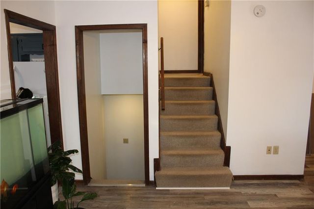 521 S Cardinal Drive, Olathe, KS 66062