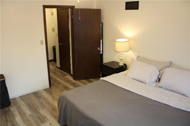 521 S Cardinal Drive, Olathe, KS 66062