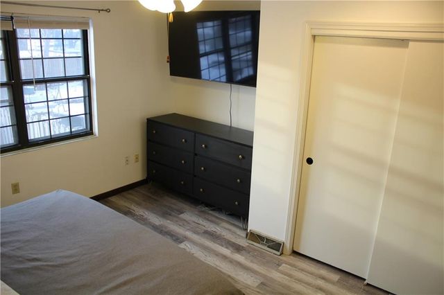 521 S Cardinal Drive, Olathe, KS 66062