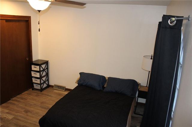 521 S Cardinal Drive, Olathe, KS 66062