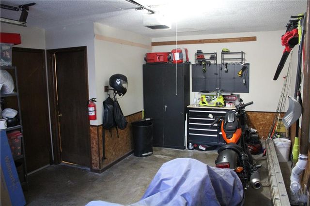 521 S Cardinal Drive, Olathe, KS 66062