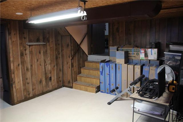 521 S Cardinal Drive, Olathe, KS 66062