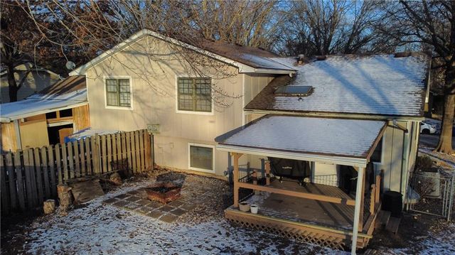 521 S Cardinal Drive, Olathe, KS 66062