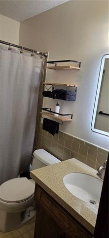 521 S Cardinal Drive, Olathe, KS 66062