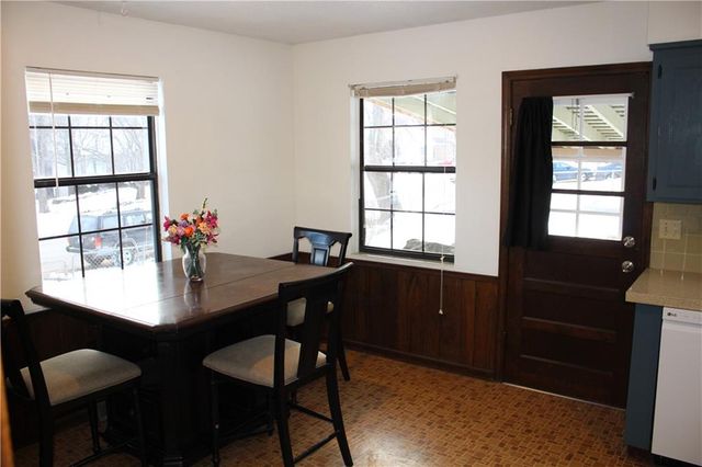 521 S Cardinal Drive, Olathe, KS 66062