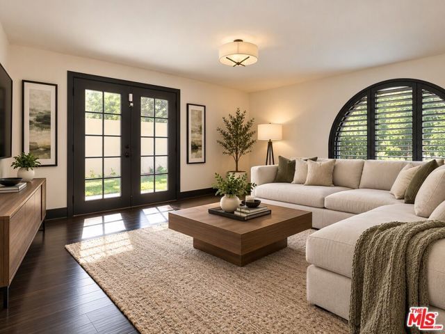 13129 N Sherry Lane, Los Angeles, CA 90049