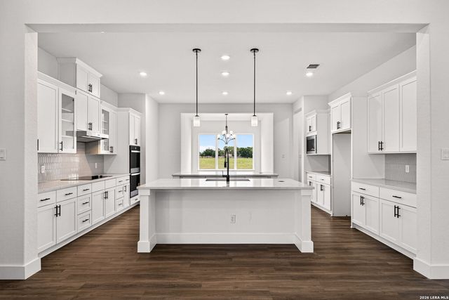 302 Venado Oaks, Castroville, TX 78009
