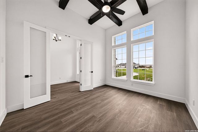 302 Venado Oaks, Castroville, TX 78009