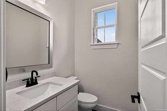 302 Venado Oaks, Castroville, TX 78009
