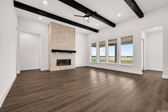302 Venado Oaks, Castroville, TX 78009