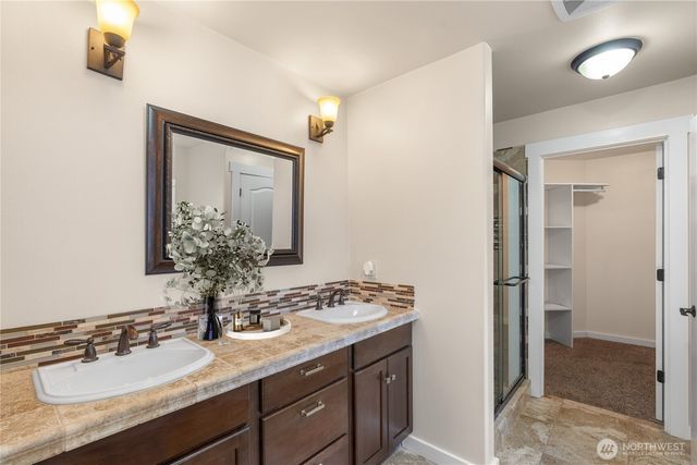 42 Holbrook Lane, Aberdeen, WA 98520