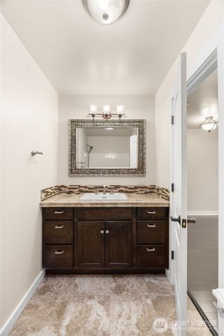 42 Holbrook Lane, Aberdeen, WA 98520