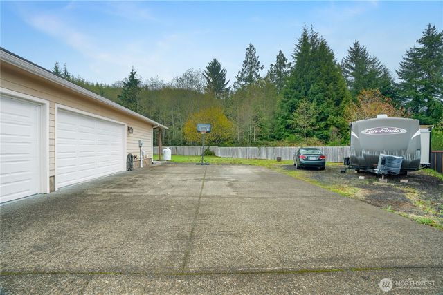 42 Holbrook Lane, Aberdeen, WA 98520