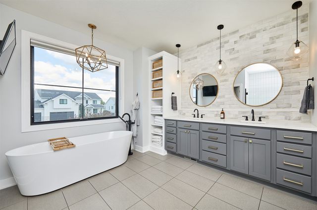 1311 S Wildfire Avenue, West Des Moines, IA 50266