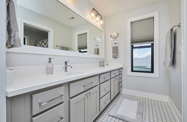 1311 S Wildfire Avenue, West Des Moines, IA 50266