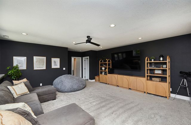 1311 S Wildfire Avenue, West Des Moines, IA 50266