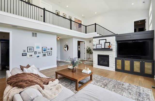 1311 S Wildfire Avenue, West Des Moines, IA 50266