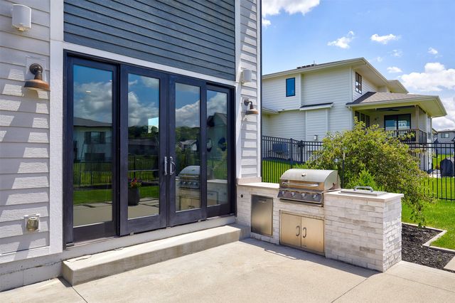 1311 S Wildfire Avenue, West Des Moines, IA 50266