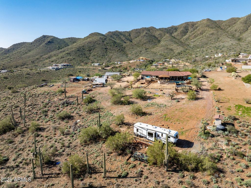 Image 18 of property listing at 437XX N 11TH Avenue -, New River, AZ 85087