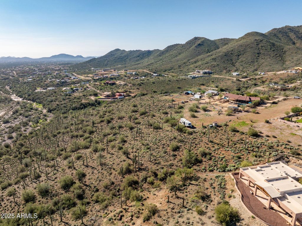Image 3 of property listing at 437XX N 11TH Avenue -, New River, AZ 85087